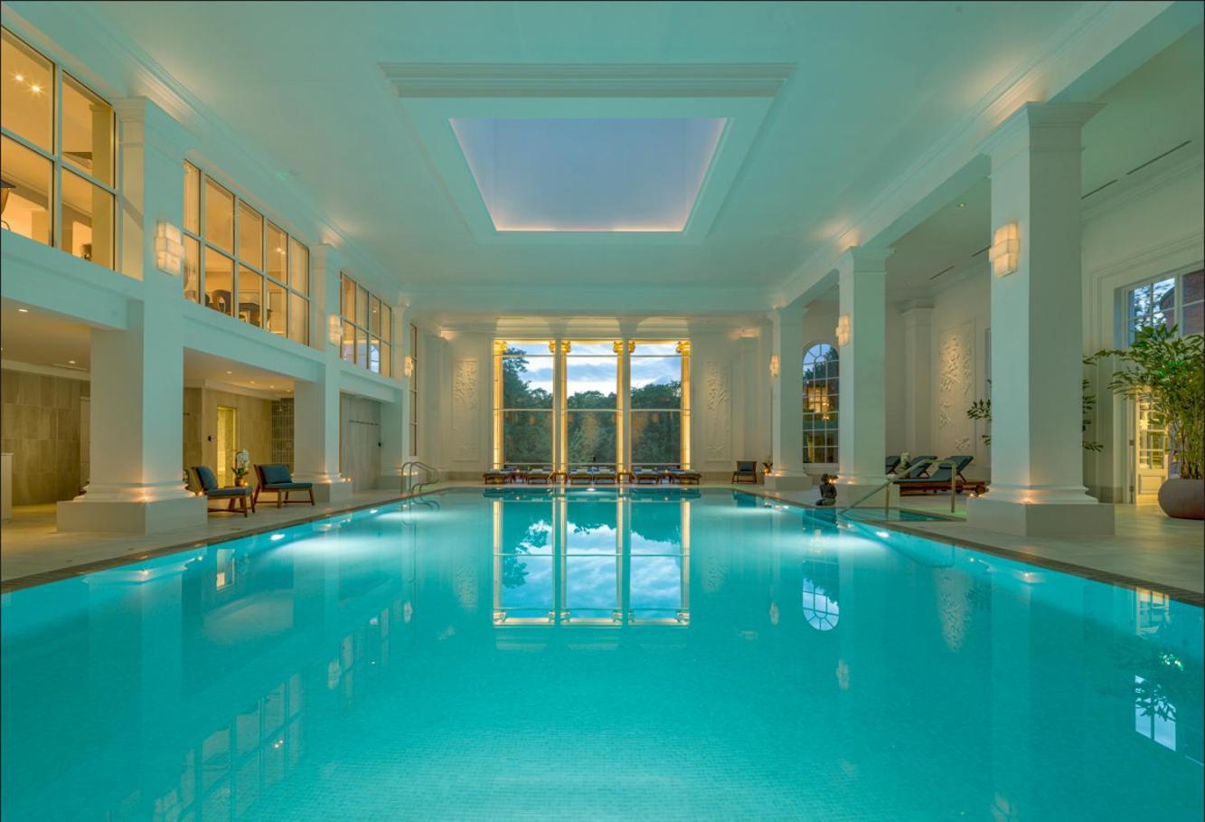 Chewton Glen Hotel - An Iconic Luxury Hotel Нью-Мілтон Екстер'єр фото