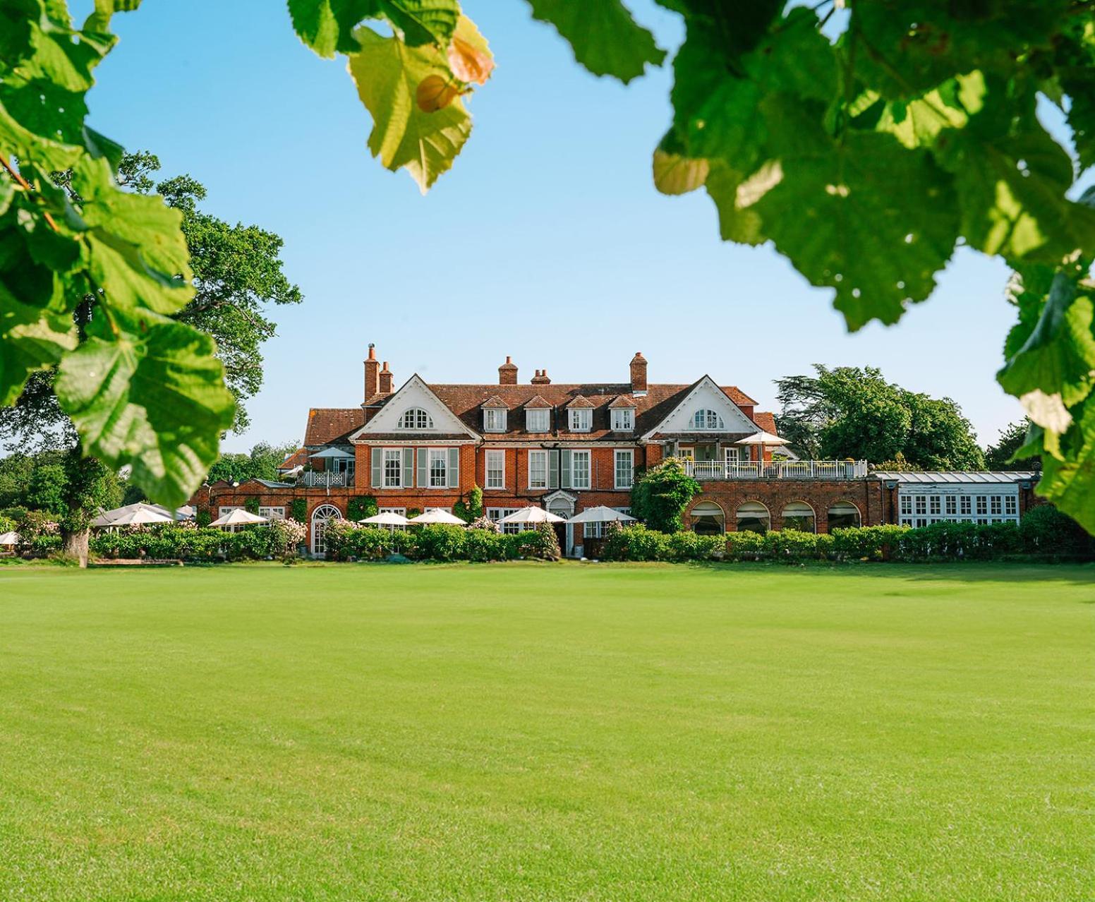 Chewton Glen Hotel - An Iconic Luxury Hotel Нью-Мілтон Екстер'єр фото