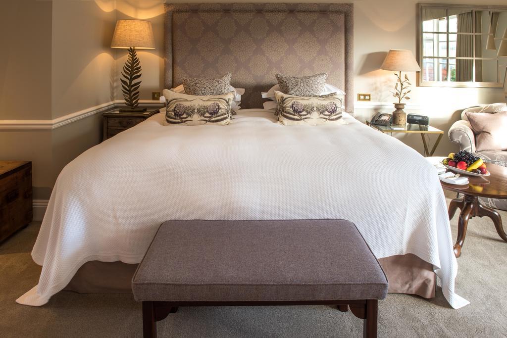 Chewton Glen Hotel - An Iconic Luxury Hotel Нью-Мілтон Екстер'єр фото