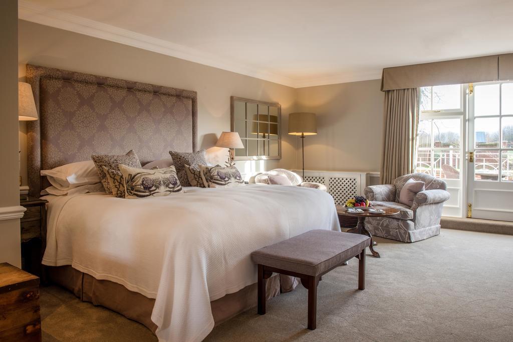 Chewton Glen Hotel - An Iconic Luxury Hotel Нью-Мілтон Екстер'єр фото