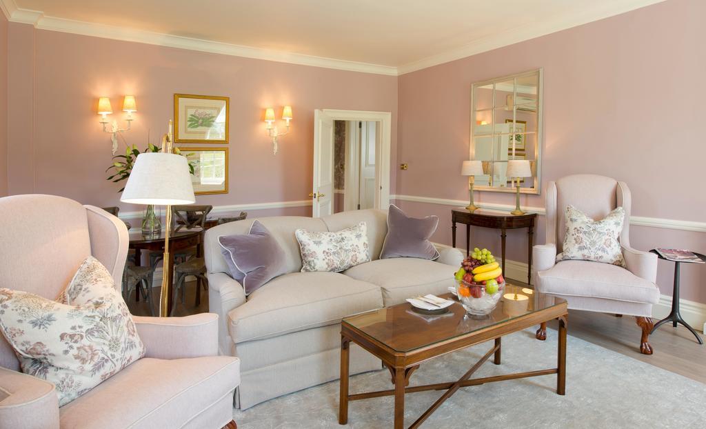 Chewton Glen Hotel - An Iconic Luxury Hotel Нью-Мілтон Екстер'єр фото