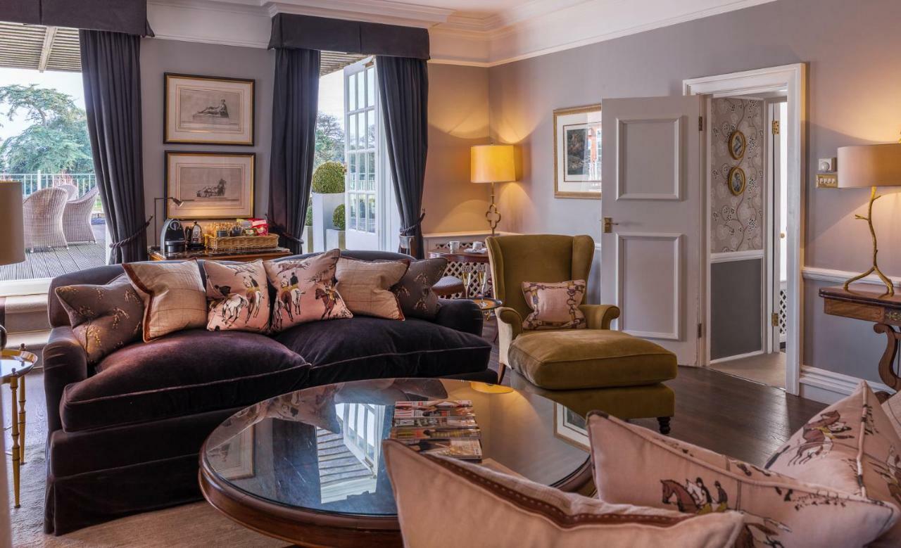 Chewton Glen Hotel - An Iconic Luxury Hotel Нью-Мілтон Екстер'єр фото
